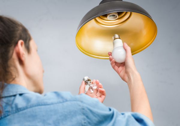 Cost of Light Bulb Replacement in Pataskala