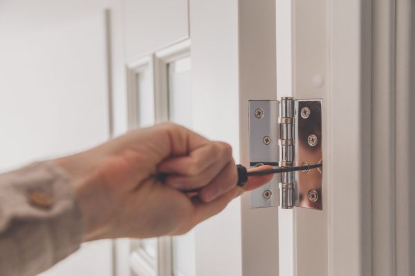 Cost of Hinge Repair in Pataskala