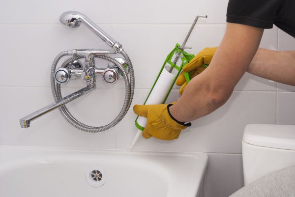 Cost of Bathtub Caulking in Pataskala