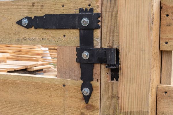 Cost of Gate Hinge Adjustment in Pataskala