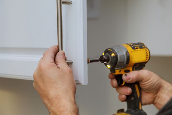 Cost of Cabinet Knob Installation in Pataskala